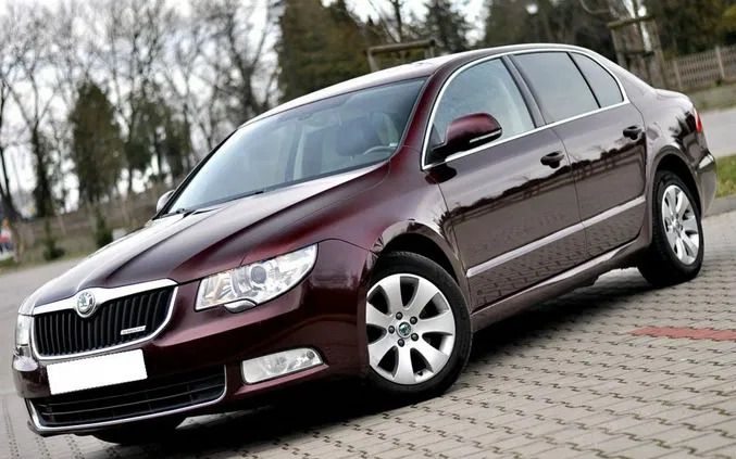 skoda złotów Skoda Superb cena 29900 przebieg: 240000, rok produkcji 2011 z Złotów